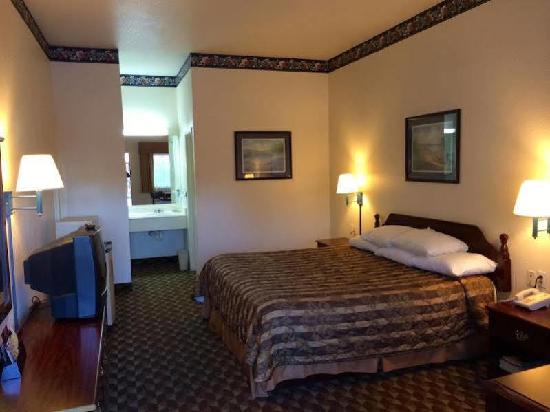 Motel Super 8 By Wyndham Bastrop Tx Exterior foto