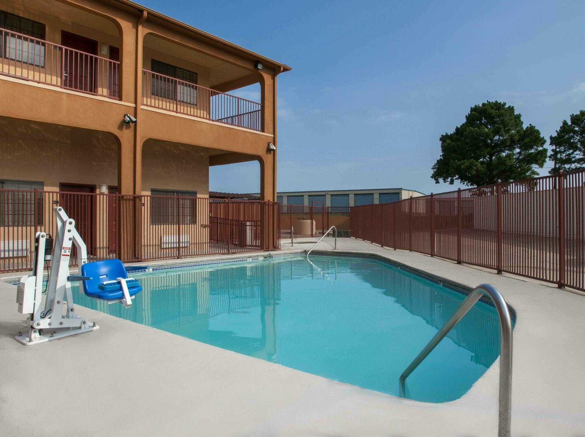 Motel Super 8 By Wyndham Bastrop Tx Exterior foto